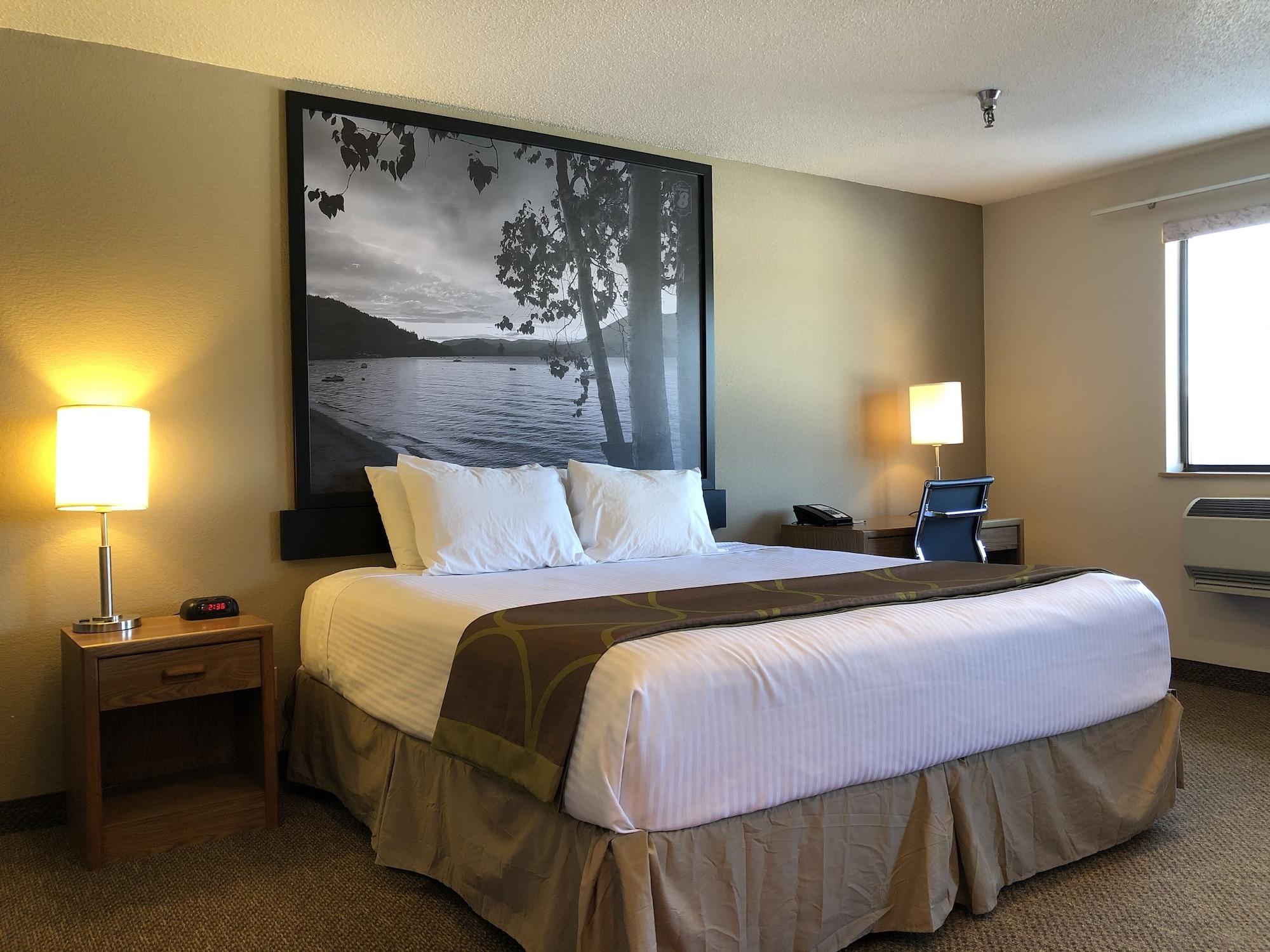 Super 8 By Wyndham Salmon Arm Hotel Exterior foto